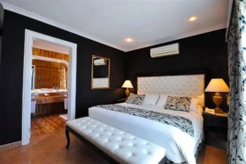 Monaco Suites de Boracay Hotel