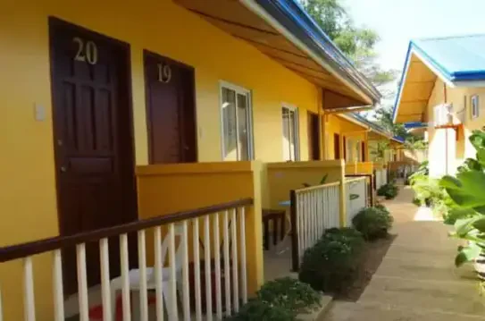 Blue Lagoon Inn & Suites