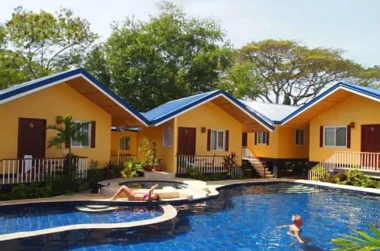 Blue Lagoon Inn & Suites