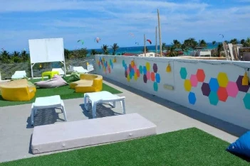 MNL Beach Hostel Boracay