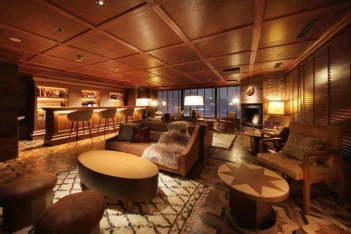 Unwind Hotel & Bar
