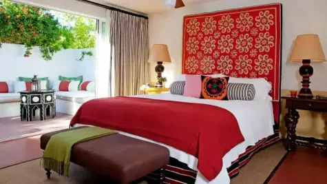 006230-06-bedroom-king-bed Colony Palms