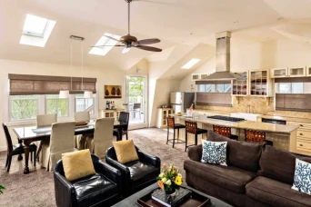 Crowne Pointe Inn