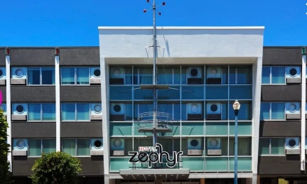 Hotel Zephyr