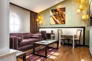 Epoque Hotel