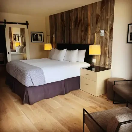 Hotel Paradox, Autograph Collection