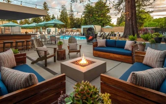 Hotel Paradox, Autograph Collection