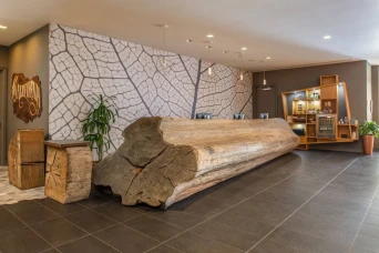 Hotel Paradox, Autograph Collection