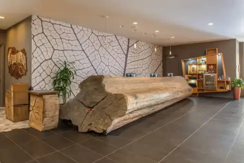Hotel Paradox, Autograph Collection