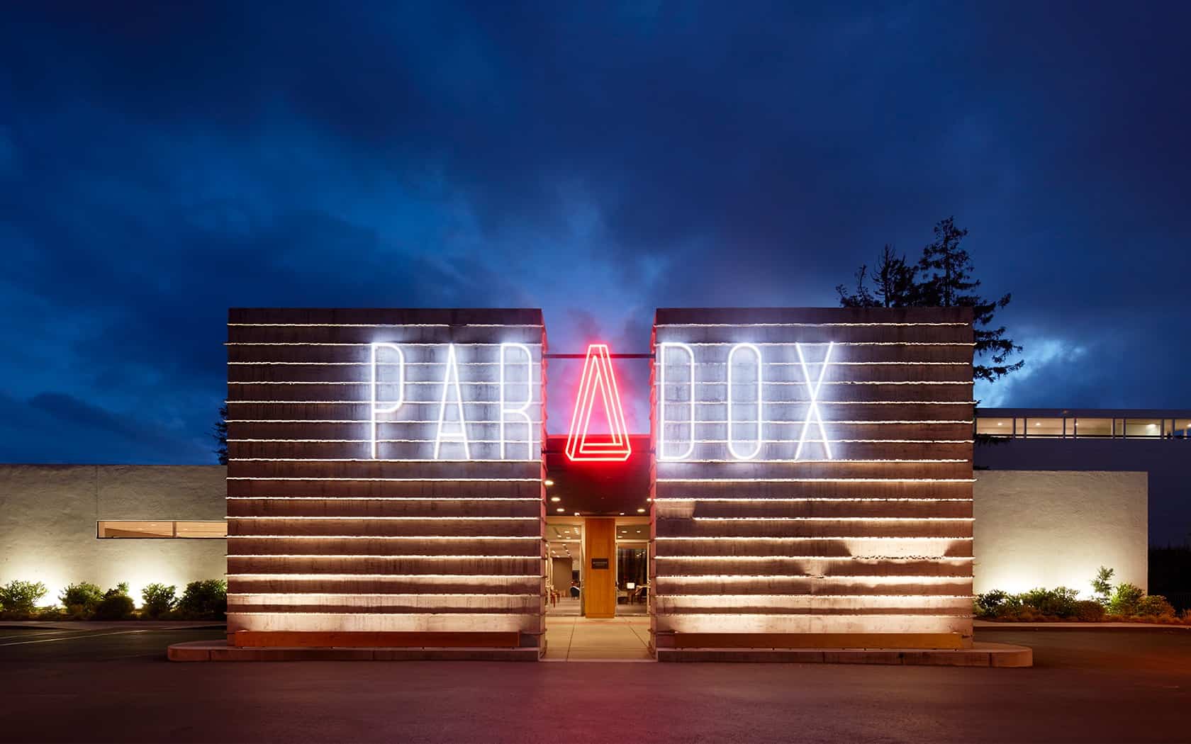 Hotel Paradox, coleção de autógrafos