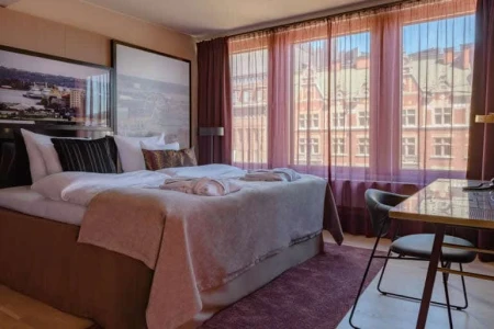 Marski-by-Scandic-Room-suite-bedroom-425_ZMK