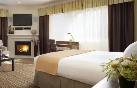 Toll House Hotel