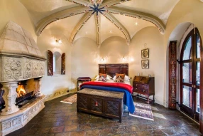 Thorngrove Manor