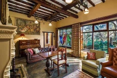 Thorngrove Manor