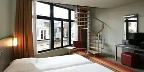 Alma Grand Place Hotel