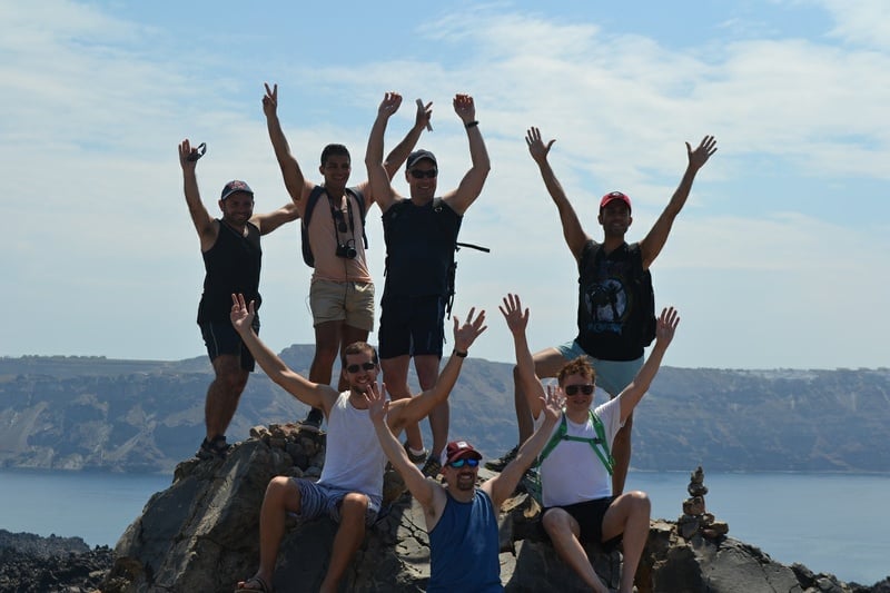 समलैंगिक समूह यात्रा: ग्रीक द्वीप पर घूमना