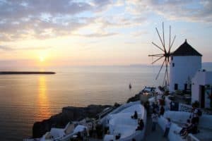 Voyage en groupe gay: voile nue à Mykonos et Santorin