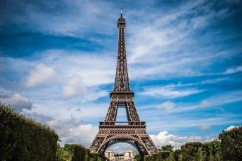 Paris Paris