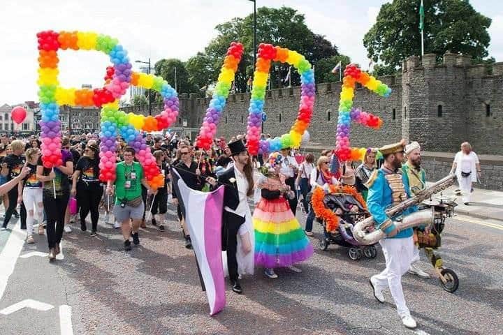 Gurur Cymru Eşcinsel Gurur Cardiff Kalabalık 2018