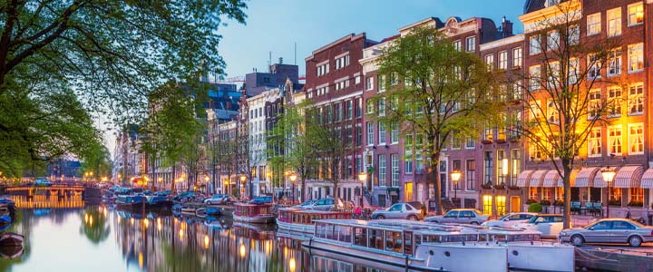 Ámsterdam gay · Hoteles económicos y de categoría media
