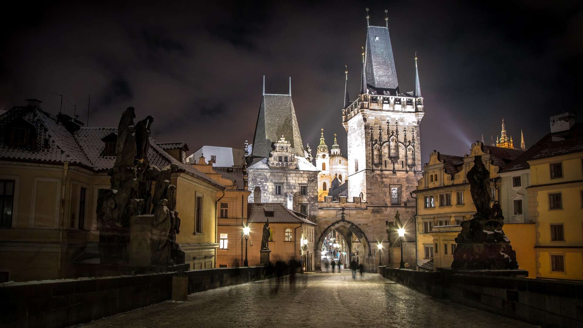 Ciudad Menor / Castillo de Praga