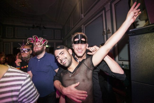 Bares y discotecas gay de Reikiavik