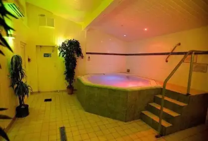 Gay hot tub in Bangor