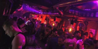 Cosy Bar - (CLOSED)