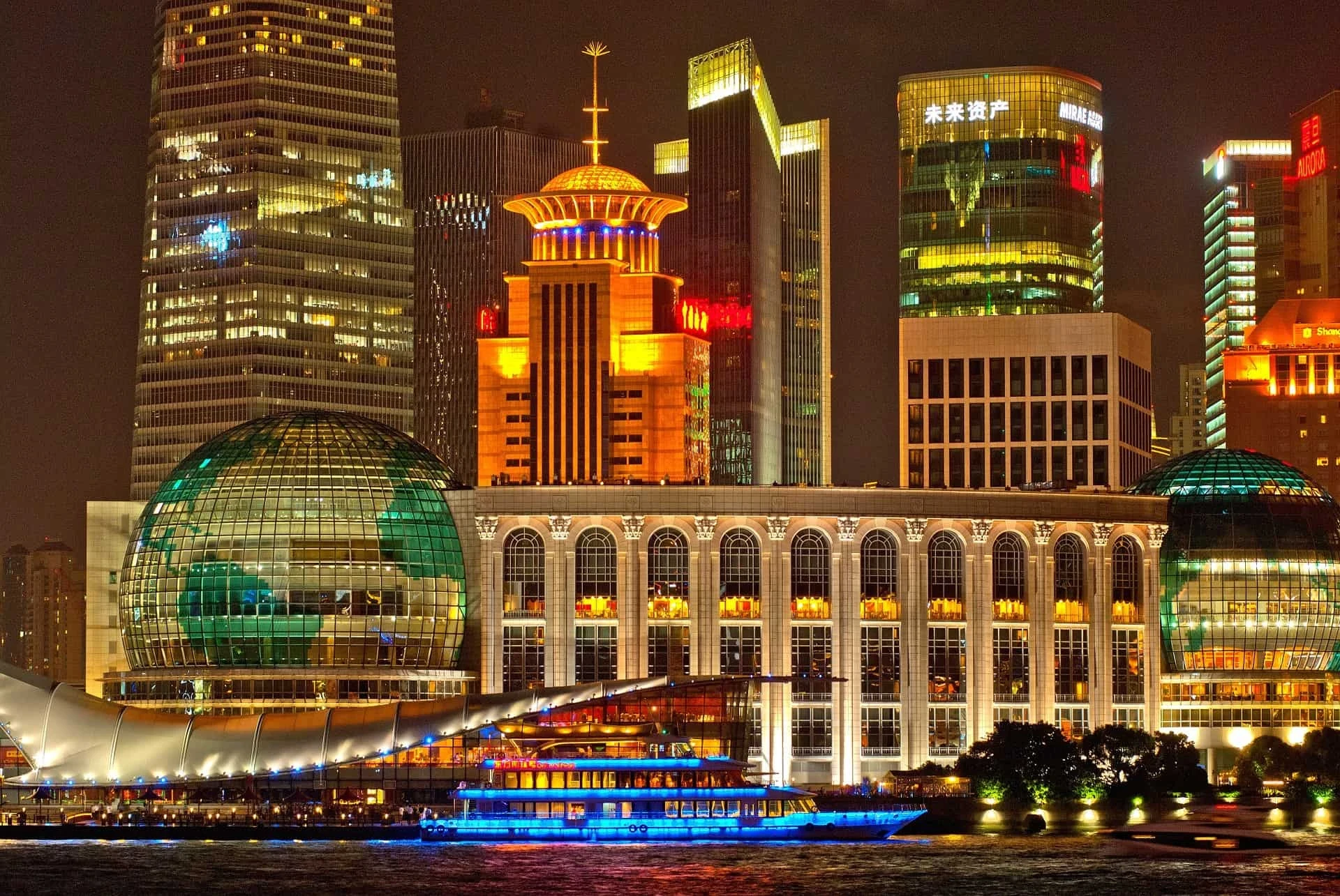Gay Shanghai Luxury Hotels
