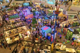 Gay Bangkok Shopping