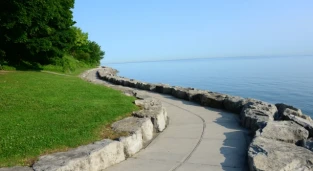 Vrolijke Niagara op het meer