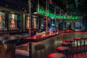 TOM'S Saloon