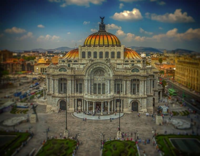 Μετάβαση στην Πόλη του Μεξικού