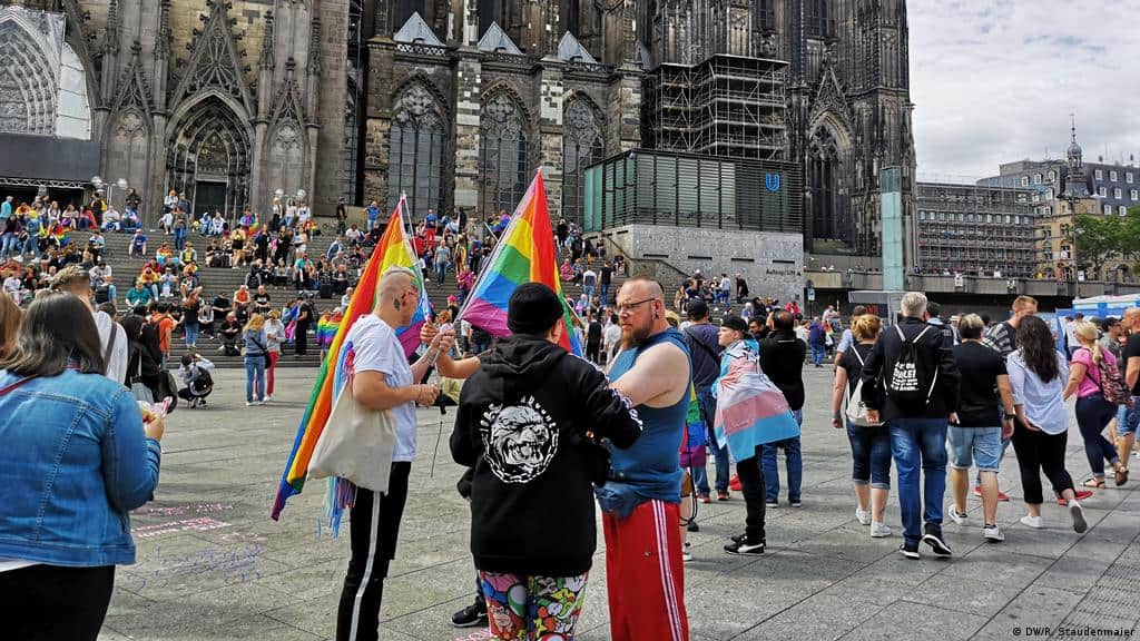 Colonia gay · Servicios