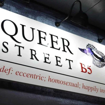 Queer Street - αναφέρθηκε ΚΛΕΙΣΤΟ