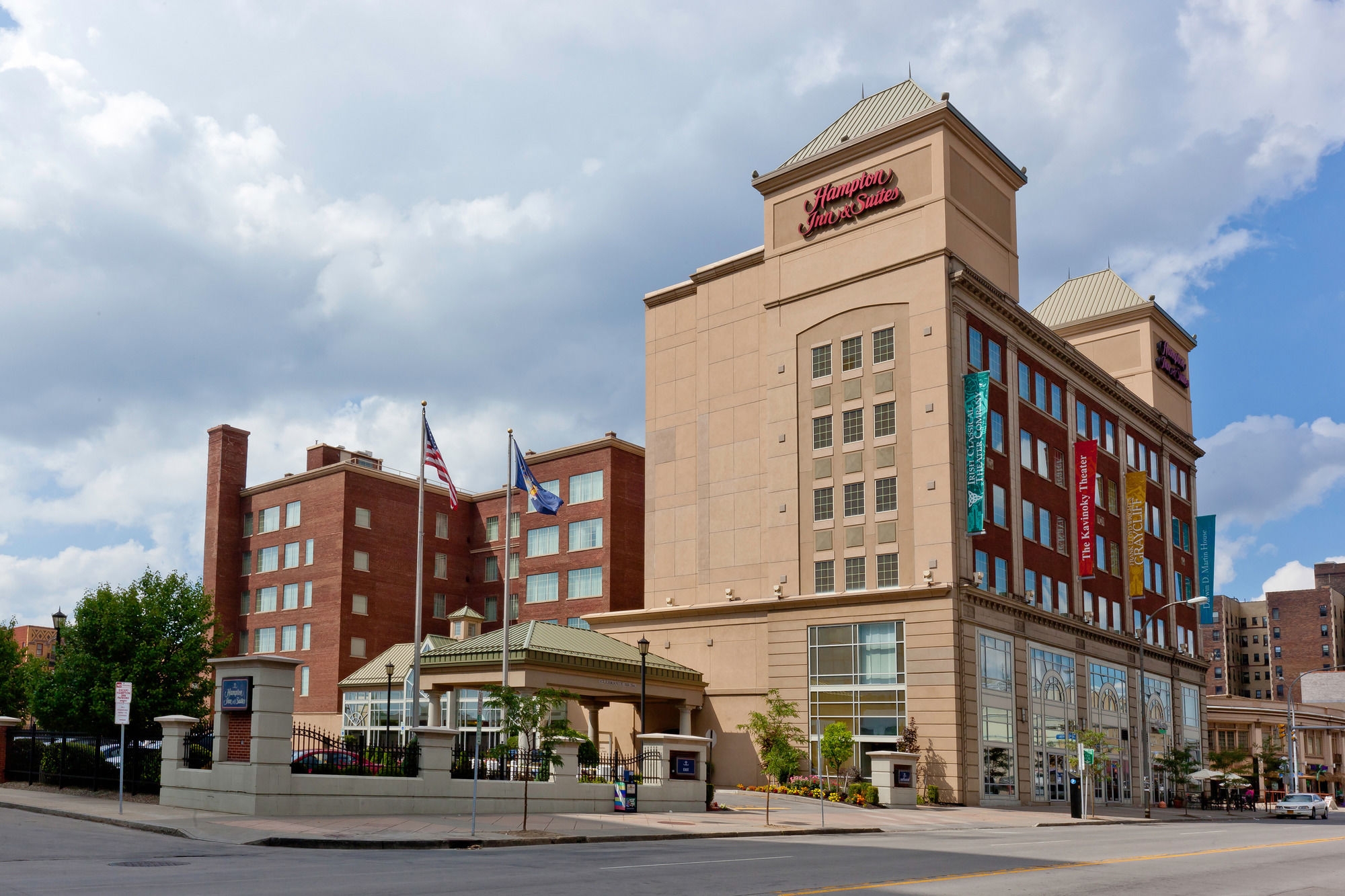 Hampton Inn and Suites Buffalo Downtown Travel Gay