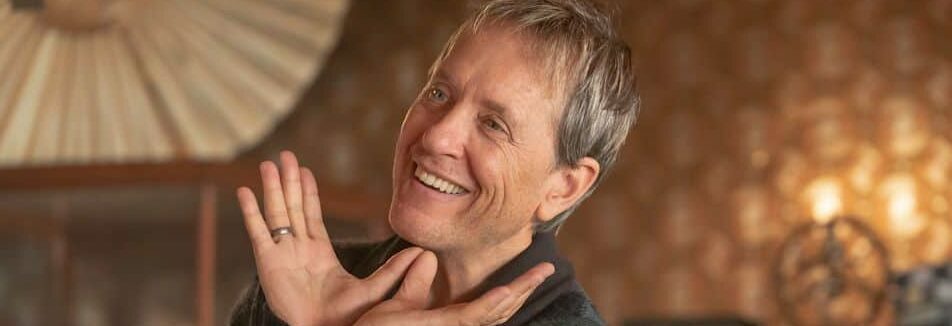 Richard E Grant como uma drag queen