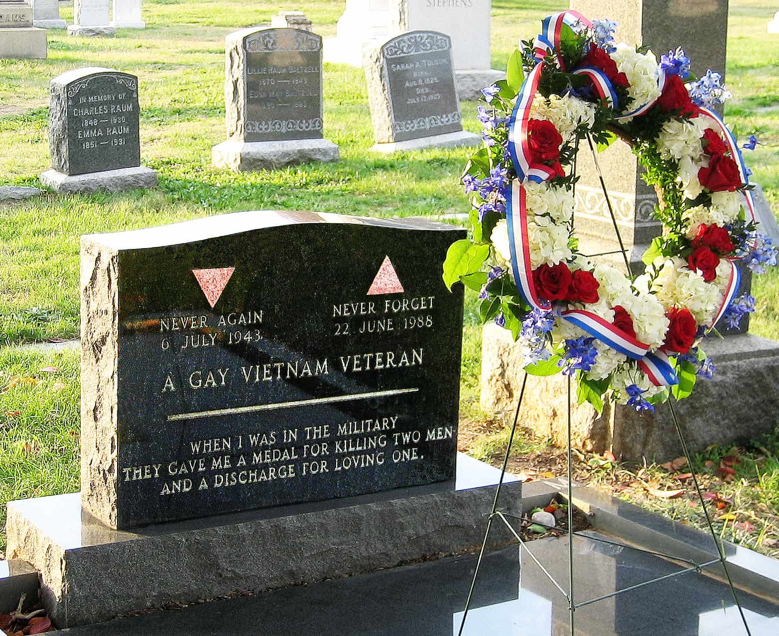 一個同性戀越戰老兵墓碑