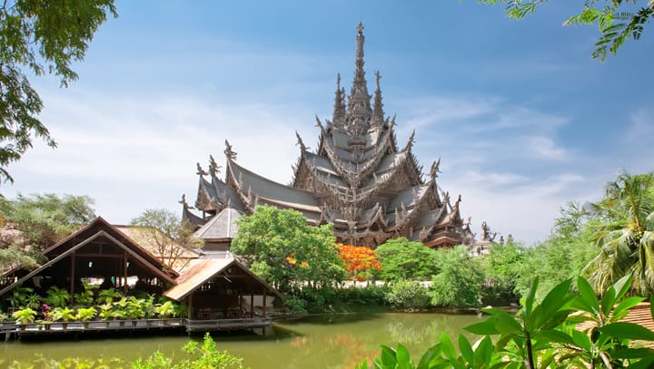 Temppeli Pattayassa Thaimaassa