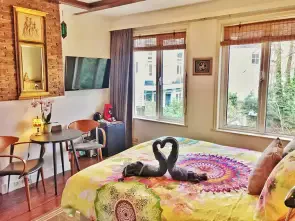 Amsterdam B&B Barangay