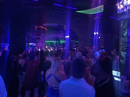 Oz New Orleans gay nightclub