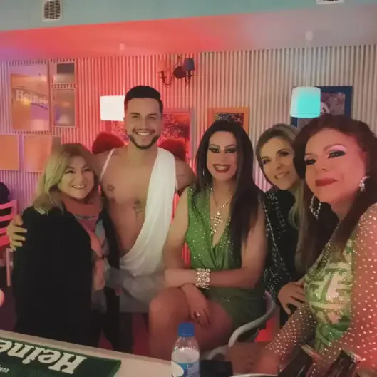 Diversos Bar - (TEMPORARILY CLOSED)