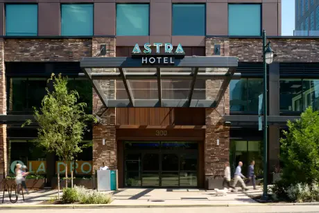 Astra Hotel Seattle