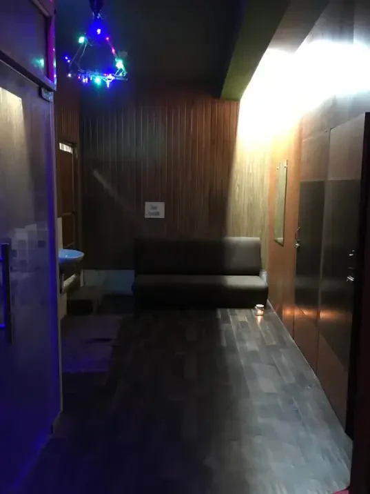 G69 Men's Spa Gurgaon