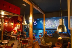 Bar Ö