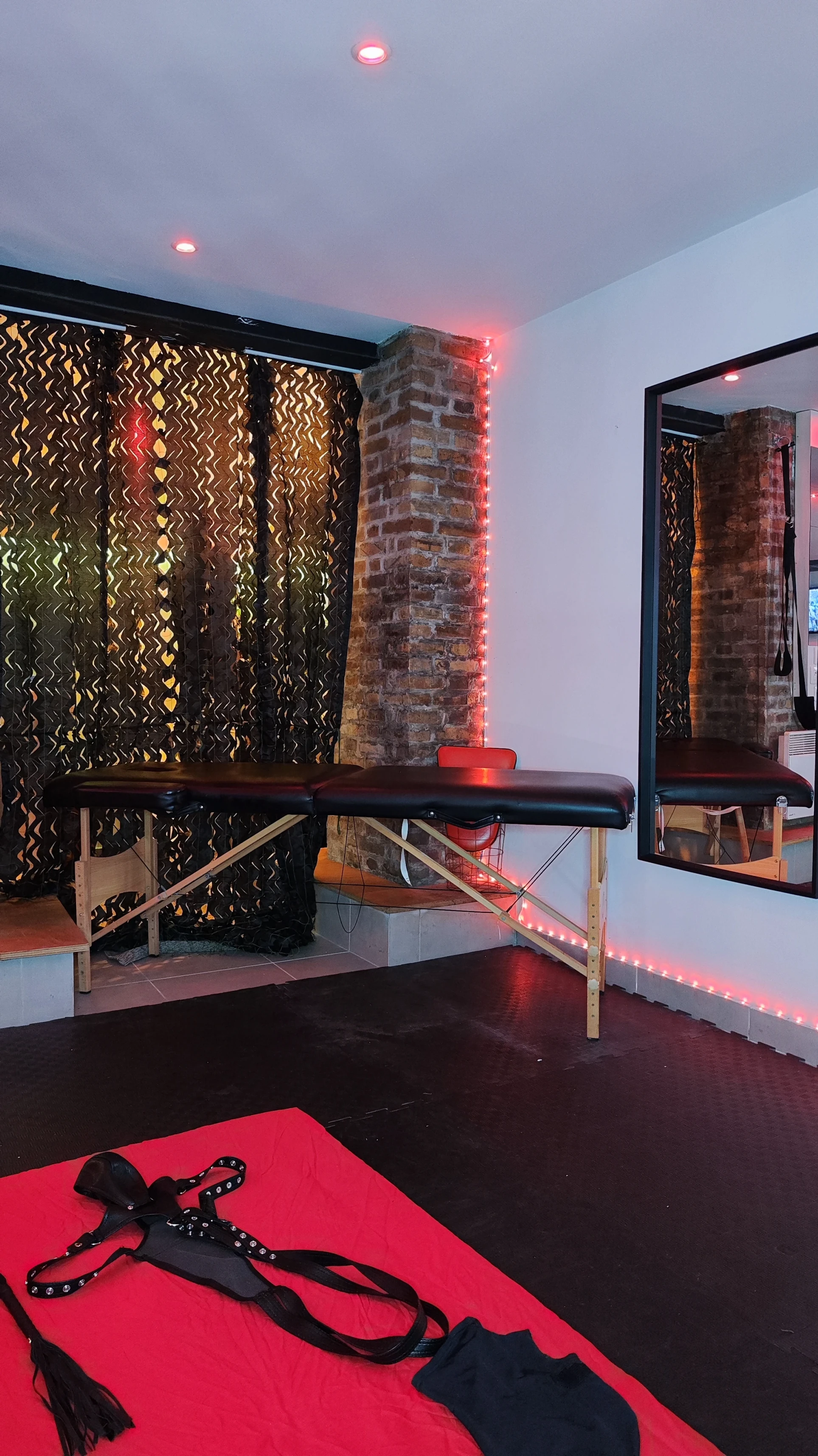 The Hidden Room Paris