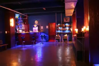 011 Sauna Club