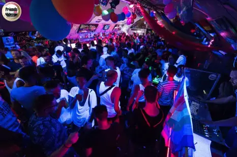 Clubes de Dança Gays & Festas de Praga