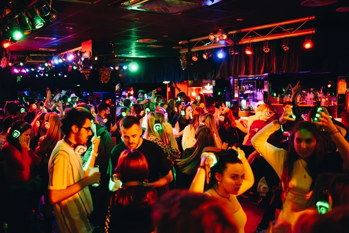 TRAPEZZIO Café Valencia gay cafe main 2 Valencia Gay Dance Clubs