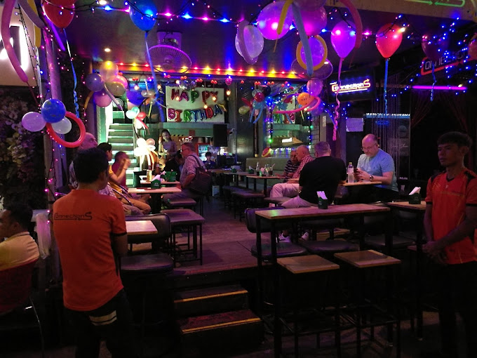 Bary gejowskie w Bangkoku